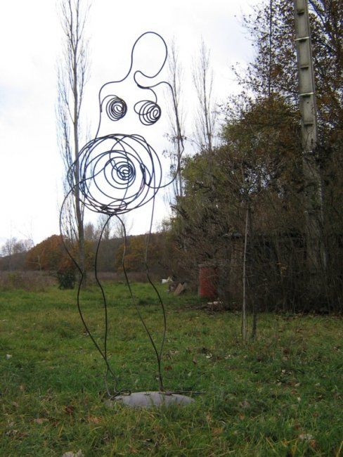 Sculpture titled ""maternité 1"" by Nadine Trescartes (fildefériste), Original Artwork, Metals
