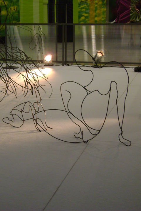 Sculpture titled ""l'attente"" by Nadine Trescartes (fildefériste), Original Artwork, Metals