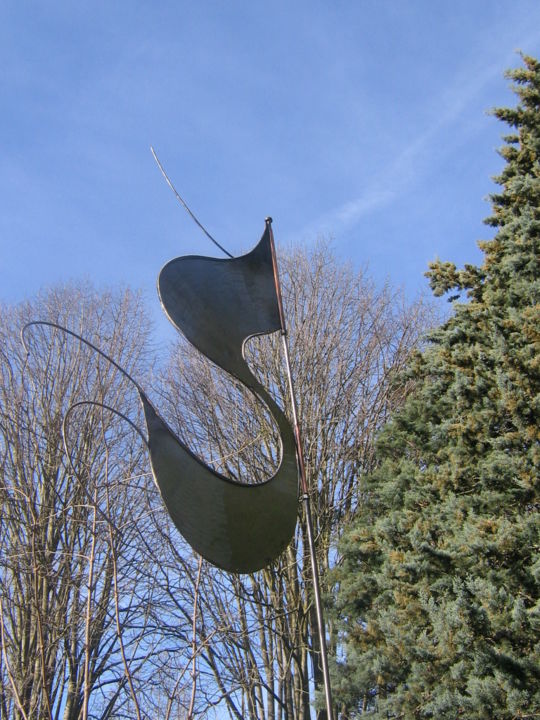 Sculpture titled ""portée flottée"" by Nadine Trescartes (fildefériste), Original Artwork, Metals