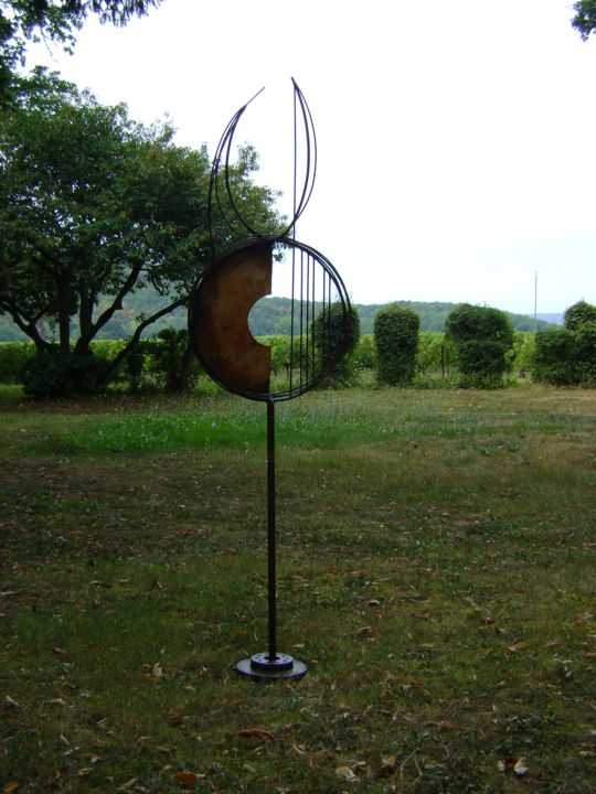 Sculpture titled ""gardien d'Ut"" by Nadine Trescartes (fildefériste), Original Artwork, Metals