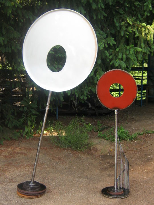 Sculpture titled ""Célimène"" by Nadine Trescartes (fildefériste), Original Artwork, Metals