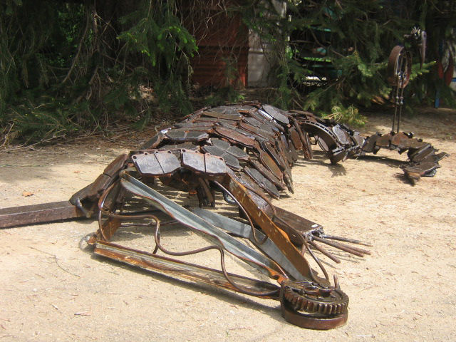 Sculpture intitulée "le crocodile" par Nadine Trescartes (fildefériste), Œuvre d'art originale, Métaux