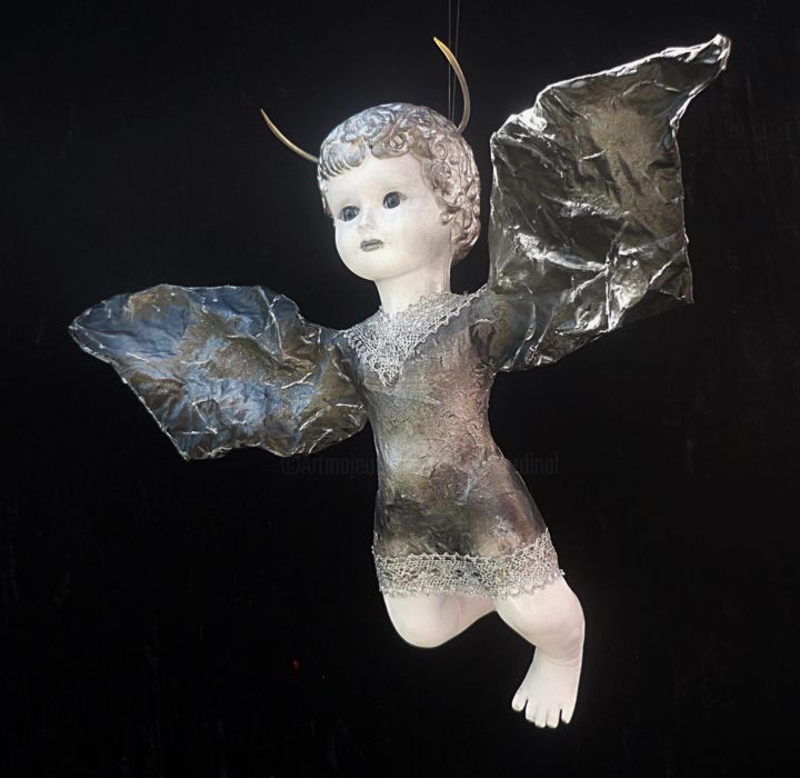 Sculpture titled "Mon ange" by Nancy Cardinal, Original Artwork, Mixed Media