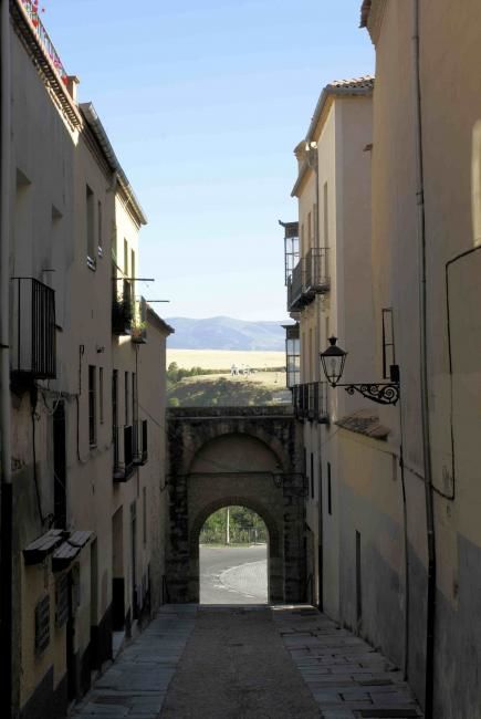 Fotografie mit dem Titel "Juderia de Segovia.…" von Nando Roman, Original-Kunstwerk