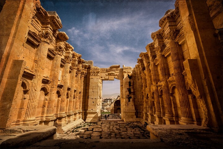 Photographie intitulée "Temple of Bacchus" par Naoki Takyo, Œuvre d'art originale, Photographie numérique