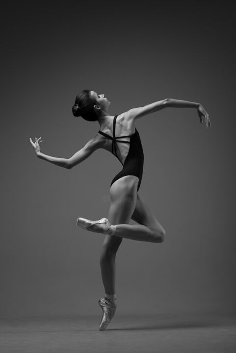 Photographie intitulée "Ballerina 2" par Natalya Sleta, Œuvre d'art originale, Photographie numérique