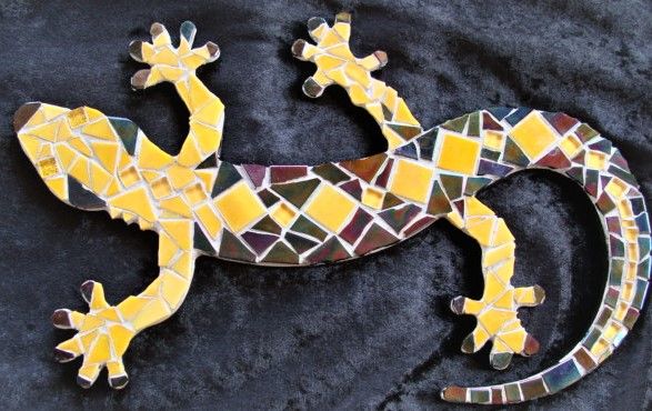 Sculpture titled "Salamandre 1" by Nathalie Jarrige, Original Artwork, Mosaic