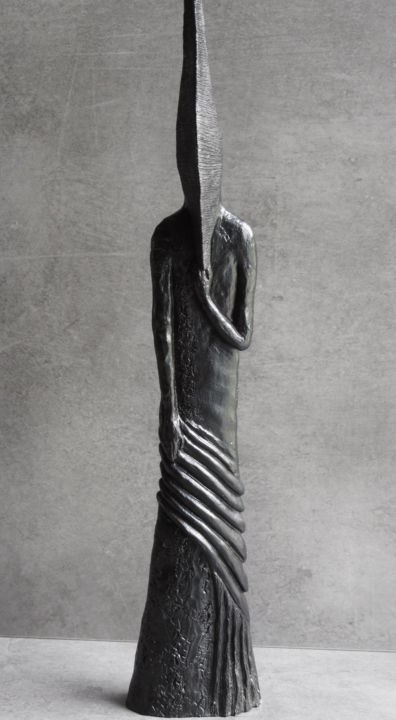 Sculpture titled "Prêtre Sumérien" by Nathalie Villate-Lafontaine, Original Artwork, Clay