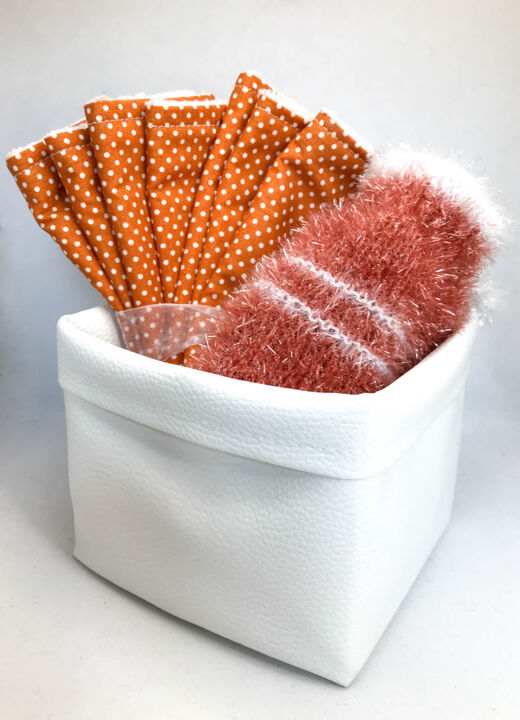 Design intitulée "Panier lingettes "P…" par Un Monde Nomade, Œuvre d'art originale, Accessoires