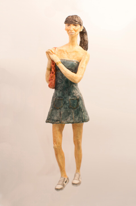 Skulptur mit dem Titel "The townswoman" von Veronika Bernard, Original-Kunstwerk, Gips