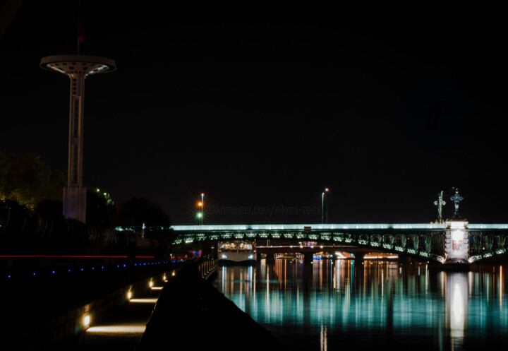 Photographie intitulée "LIGHTS CITY-VI.jpg" par Nikam Zeiss, Œuvre d'art originale