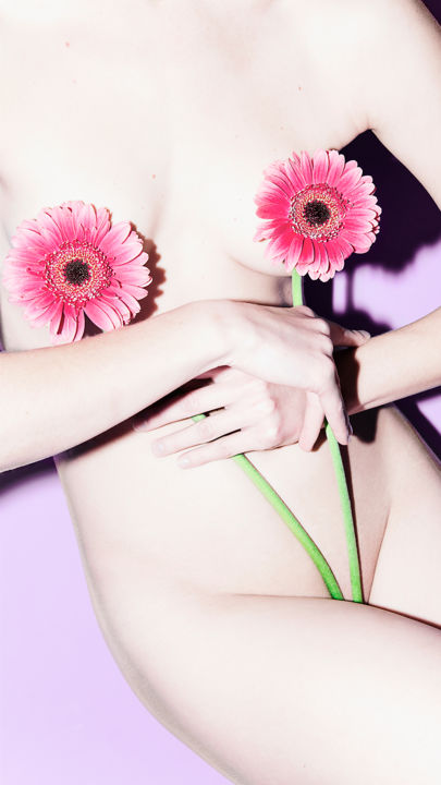Photography titled "Skin&Flowers" by Niki Genchi, Original Artwork, Digital Photography