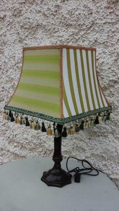 Design intitulée "lampe vert vintage" par Hélène Guinand, Œuvre d'art originale, Luminaire