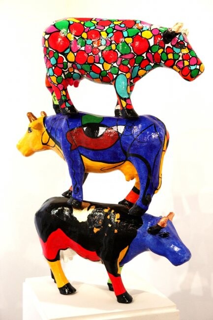 Escultura intitulada "La parade des vaches" por Nikko Kali, Obras de arte originais