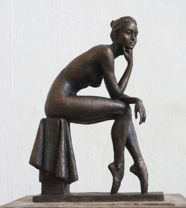 Sculpture titled "At intermission" by Nikolai Shatalov, Original Artwork, Bronze