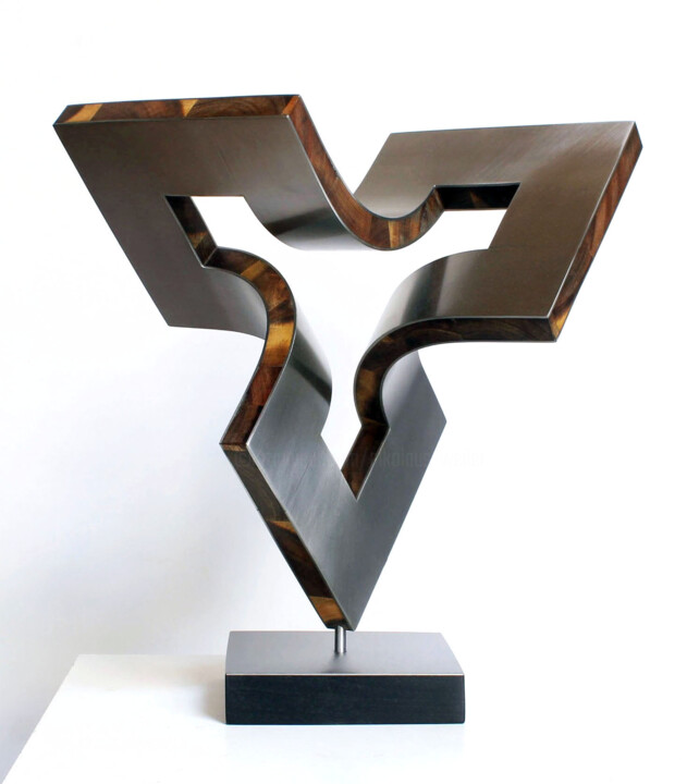 Скульптура под названием "trivided space" - Nikolaus Weiler, Подлинное произведение искусства, Нержавеющая сталь