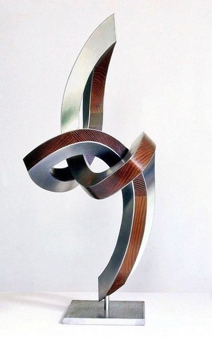 Escultura titulada "dynamischer Aufschw…" por Nikolaus Weiler, Obra de arte original, Metales