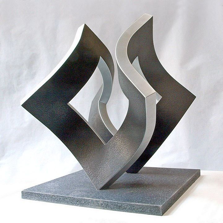 Skulptur mit dem Titel "raumbiegung" von Nikolaus Weiler, Original-Kunstwerk, Metalle