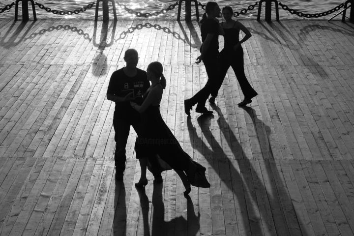 Photographie intitulée "Dance" par Nikolay Biryukov, Œuvre d'art originale