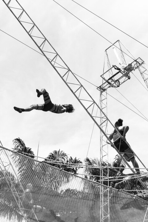 Fotografie getiteld "o salto 2." door Nino Rocha Fotografia, Origineel Kunstwerk, Digitale fotografie