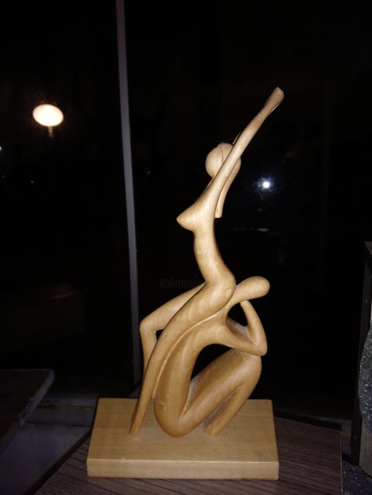 Sculpture titled "man and women" by Nino Tsiklauri, Original Artwork, Wood