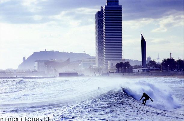 Photography titled "Surfeando Barcelona" by Ninomilone.Tk, Original Artwork