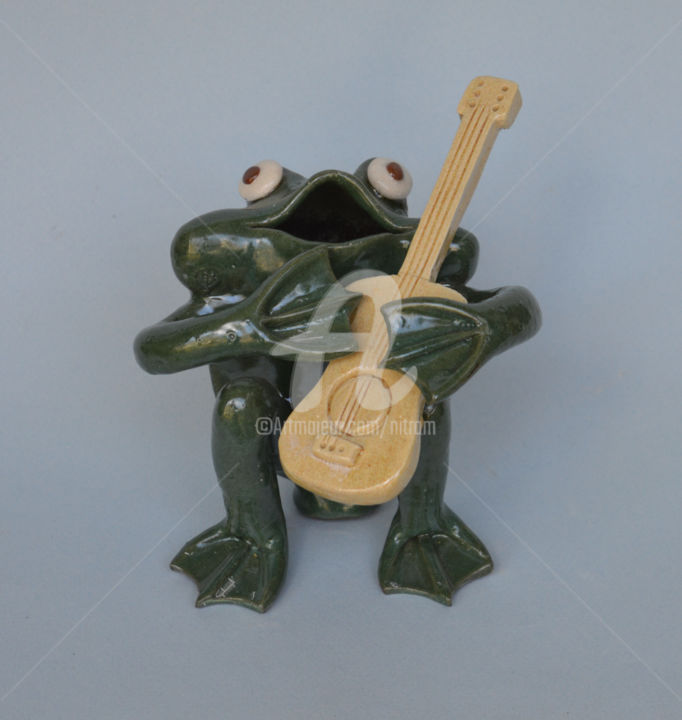 Sculpture titled "Kikker met gitaar" by Martin Langezaal, Original Artwork, Ceramics