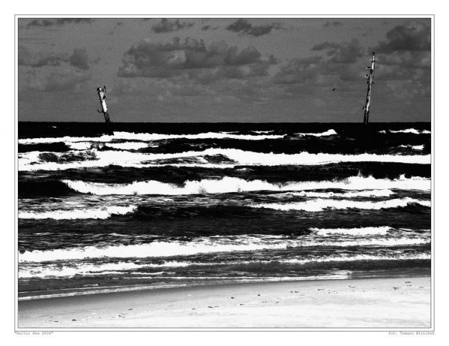 Fotografie mit dem Titel "Baltic Sea 2004 (3/…" von Tomasz Niziołek, Original-Kunstwerk