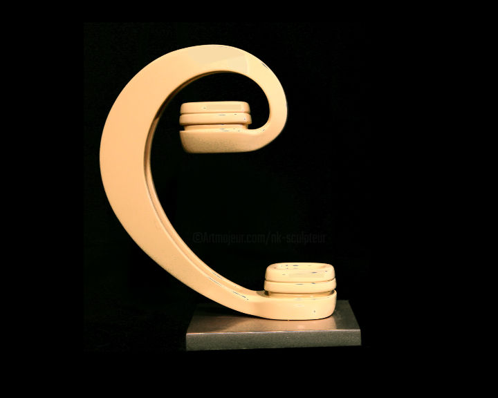Sculpture titled "Evasion" by Nk, Original Artwork, Plastic