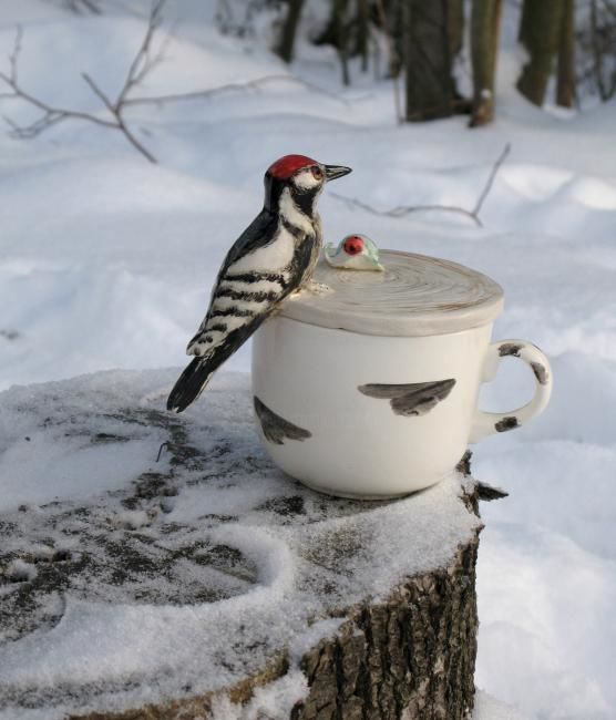 Scultura intitolato "Cup The woodpecker" da Nell Amelkova, Opera d'arte originale