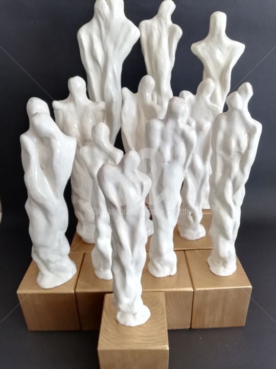 Skulptur mit dem Titel "Na & Ma" von Noemi Zerbotti, Original-Kunstwerk