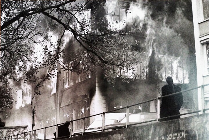 "L'incendie de la ru…" başlıklı Fotoğraf Noham Rudisuhli tarafından, Orijinal sanat, Fotoşopsuz fotoğraf
