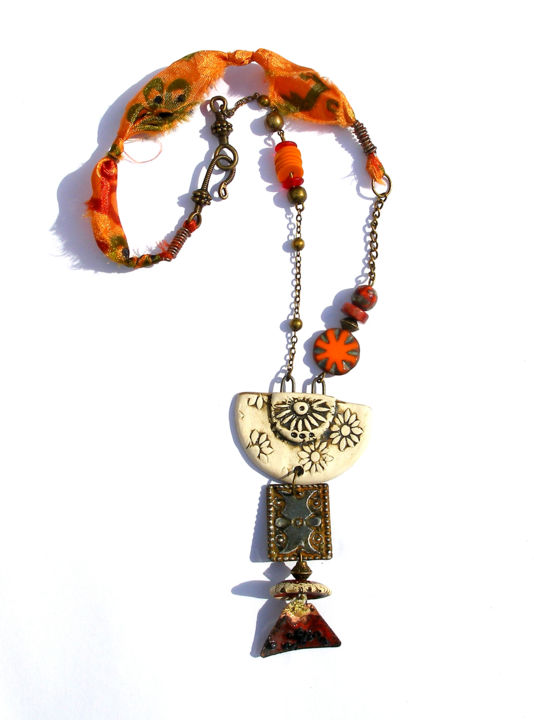 Ремесла под названием "Collier textile ora…" - Montroulez Girl, Подлинное произведение искусства, Ожерелья