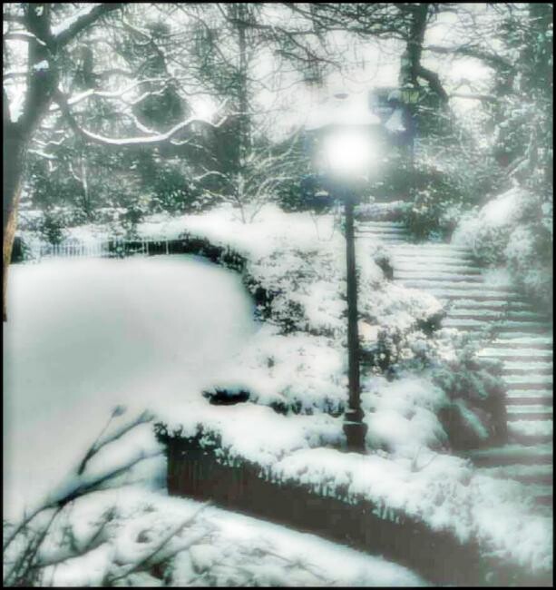 Photography titled "Neige sur les escal…" by Nor-Eddine Zerouali, Original Artwork, Manipulated Photography Mounted on Cardb…