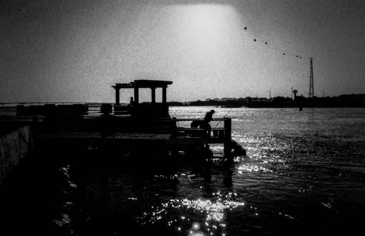 Fotografia intitulada "Illuminated Fisherm…" por Walkingsea, Obras de arte originais