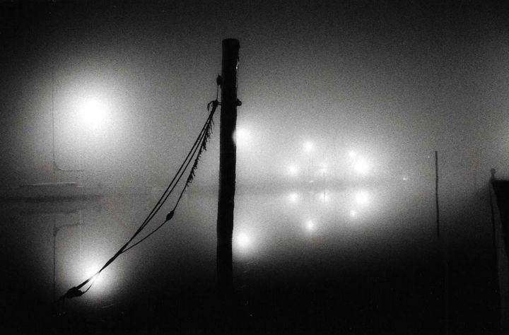 Fotografia intitolato "foggy river II" da Walkingsea, Opera d'arte originale