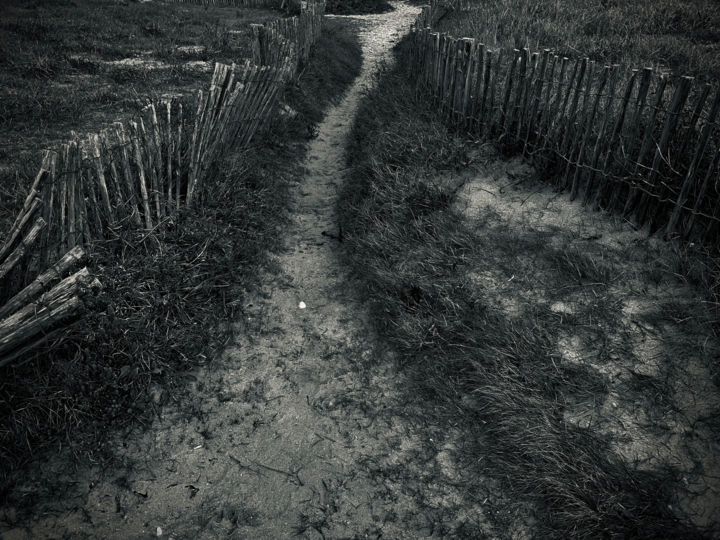 Photography titled "chemin vers ...." by Anthony Hochet, Original Artwork, Digital Photography