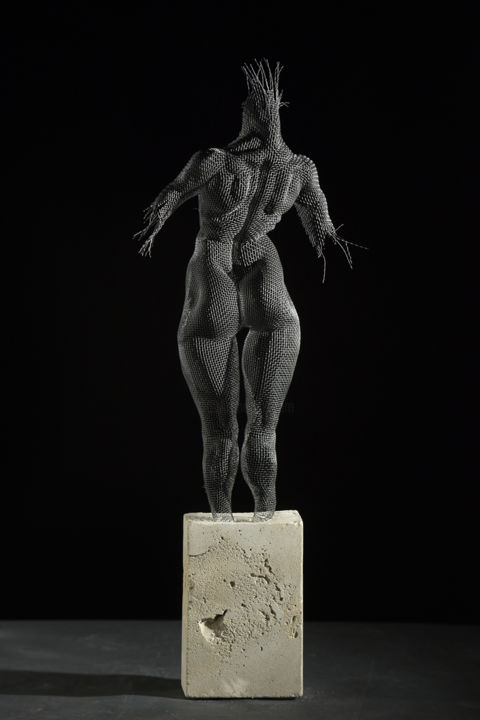 Escultura titulada "Female Back Pose" por Ofer Rubin, Obra de arte original, Metales