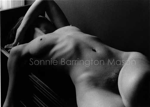 Фотография под названием "Untitled female Nude" - Oggi Ogburn, Подлинное произведение искусства