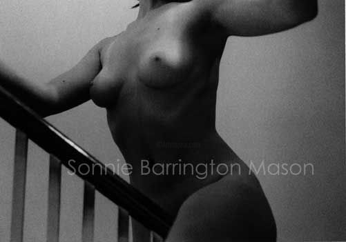 Photographie intitulée "Untitled Female Nude" par Oggi Ogburn, Œuvre d'art originale