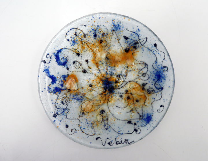 Scultura intitolato "Flower- glass plate" da Oksana Veber, Opera d'arte originale, Vetro