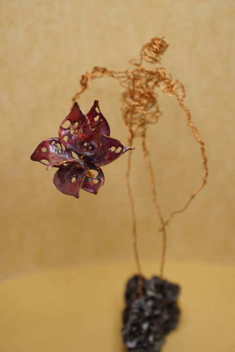 Sculpture titled "Flower" by Olga Emelianova, Original Artwork, Wire Mounted on Stone