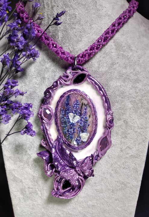 Diseño titulada "Pendant Lavender" por Olesya Losygina, Obra de arte original, Joyas