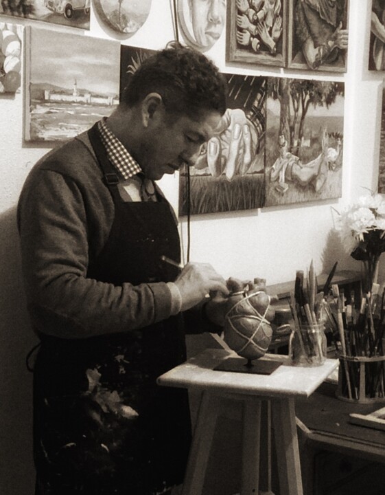 Robert Inestroza, boya ve heykelsi unsurların kaynaşması