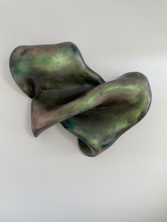 Sculpture intitulée "Heart of the Earth" par Olita Art, Œuvre d'art originale, Plâtre Monté sur Châssis en bois