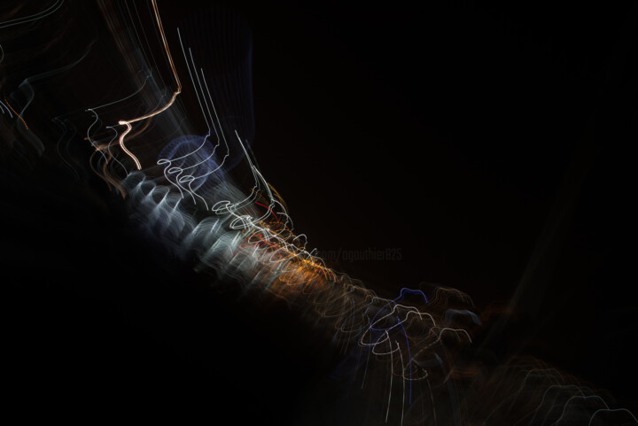 Photographie intitulée "Electric tunnel.jpg" par Olive, Œuvre d'art originale, Photographie numérique