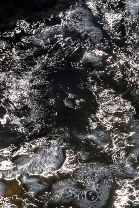 Photographie intitulée "L'oeil du cyclone.j…" par Olive, Œuvre d'art originale, Photographie numérique