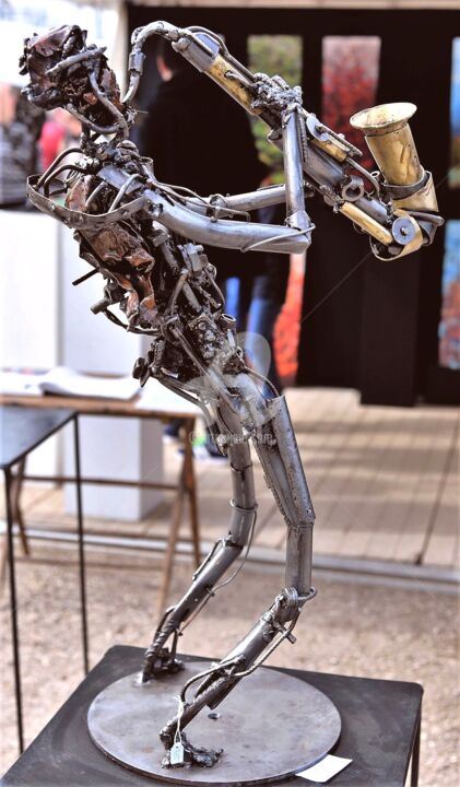 Sculpture intitulée "Le saxophoniste" par Olivier Lecourtois, Œuvre d'art originale, Métaux