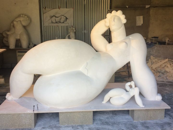 Sculpture titled "la dordogne" by Olivier Martin, Original Artwork, Plaster