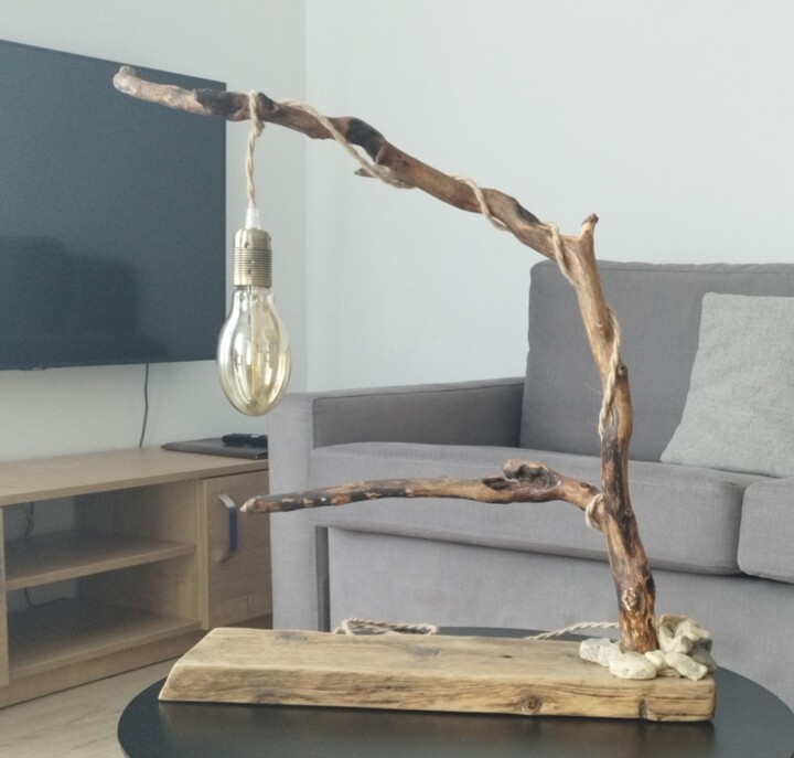 Design intitulée "RETRO Lampa z napla…" par Ondrwood Design, Œuvre d'art originale, Bois